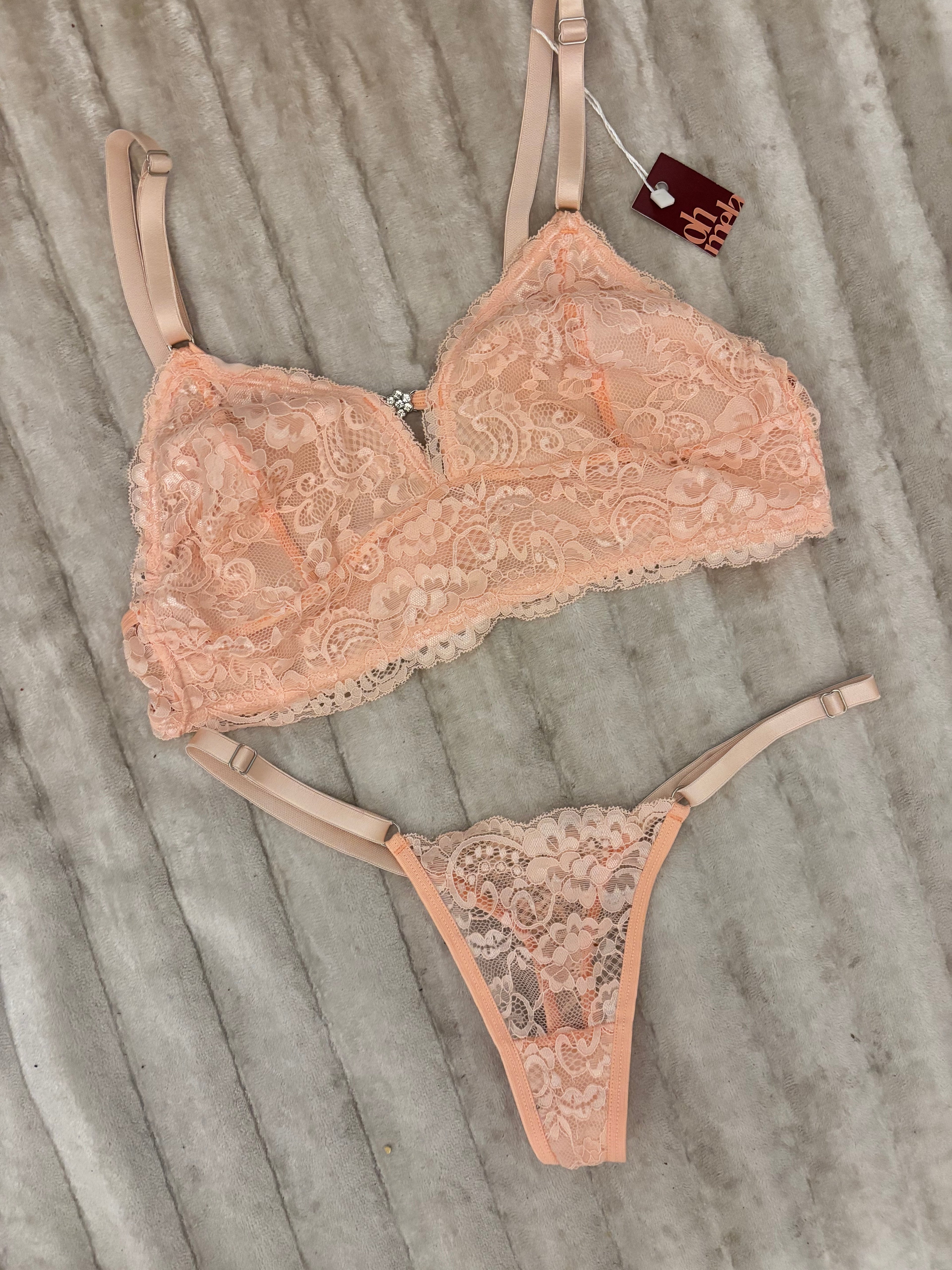Conjunto en encaje
